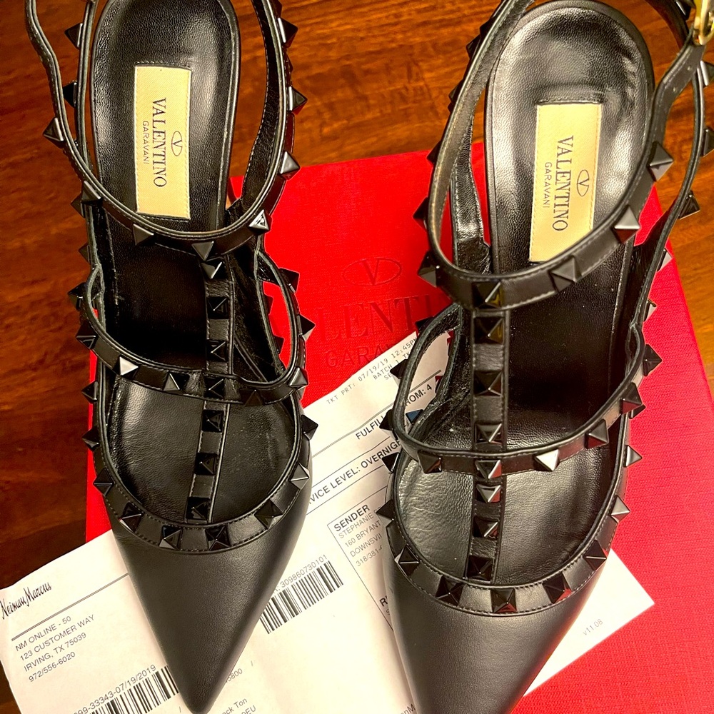 Valentino Black Nero Rockstud Pumps